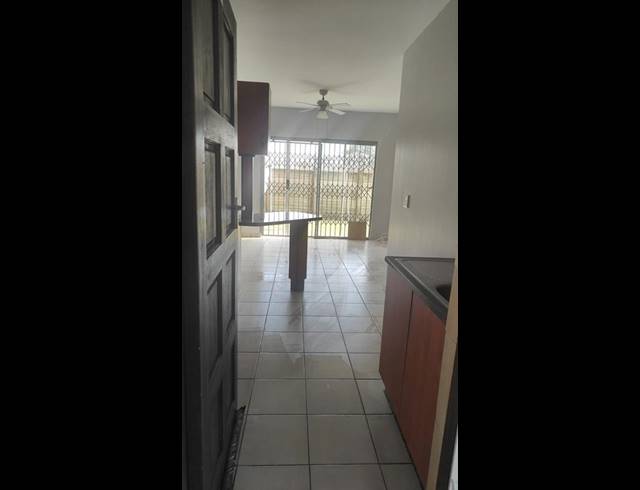 2 BEDROOM PROPERTY TO RENT IN VELD EN VLEI